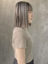 スペック(spec)&nbsp;ホワイトベージュ×コンパクトボブ