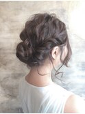 くせ毛風シニョンアレンジ