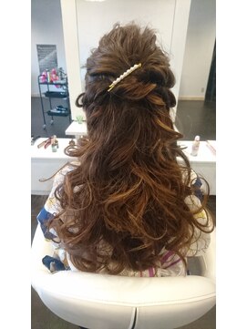 ウィス(WIS) モテ☆ハーフアップ（サロンスタイル）