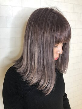 メリー(merry craftsman's factory) 外国人風バレイヤージュ、ハイライトカラーアッシュグレージュ