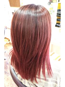 ミディアムロング レイヤーカット グラデーション ピンク L カットインファーチェ Cut In Faceのヘアカタログ ホットペッパービューティー