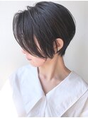 【モリオ原宿】黒髪ショートボブ　前髪なし　耳かけ