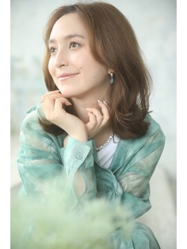 リトバイプティパ(Lit by petit-pas) くびれスタイル/レイヤーカット/顔まわりカット