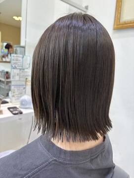 ヒーズ(Hi s) オリーブカラー×ボブ