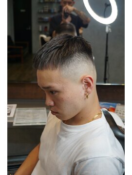 タフ バーバーショップ(TOUGH BARBER SHOP) スキンフェードクロップ