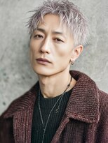 カットもパーマもイケメンパラダイス Men's天王寺 Men’sシルバーホワイト×束感ショート