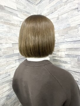 ヴィソップ(V.S.O.P) 大人女性ショートに合う白髪染めカラーグレス