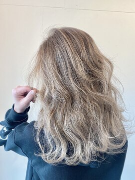 ニュー(new.) ベージュバレイヤージュ