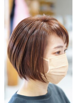 クラップス クリエイティブヘアー(CLAPS CREATIVE HAIR) 毛先の軽さがある襟足いっぱいのボブ