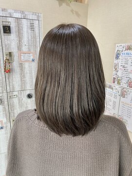 ソルト(Salt) 透明感抜群！オリーブベージュ！