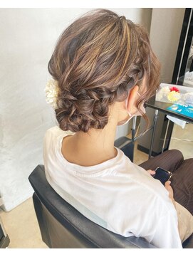 フィオーレ ヘアデザイン(FIORE hair design) 編み込み　ヘアセット　シニヨン