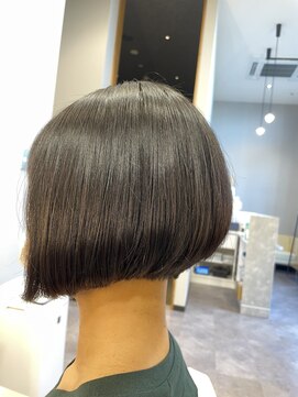 ボブ(BOB) 前下がりボブ