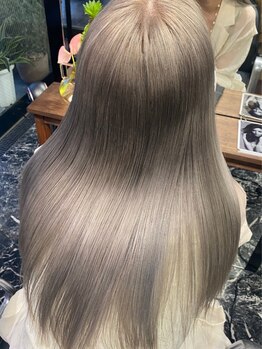 ビートス(BEAT S)の写真/もっとカラーを楽しみたいオシャレ女子に◎ダメージ毛も収まりのいい"美しいツヤ髪"へと導きます♪