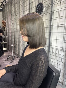 ウム(UMM) ブリーチなしのオリーブベージュ