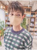 軽めのベリーショートヘア