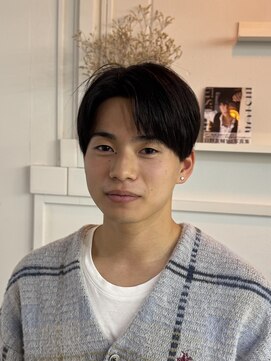 シーンバイピチカート(scene by pizzicato) センターパート/ラウンドマッシュ/フェザーショート