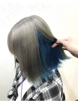 ヘアーグランデシーク(Hair Grande Seeek) シルバー×インナーブルー