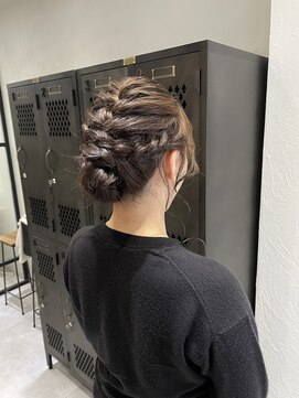 フェリア 松山(Feria) 【Feria松山】あみあみシニヨンヘア‐相原愛梨‐