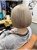 ホワイトミルクティーベージュ×ボブ