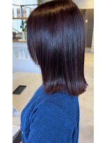 ローゼル(roselle)&nbsp;ミディアム外ハネ切りっぱなしボブ