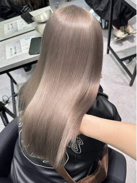 ペレ 梅田(PELE) イメチェン/ホワイトブロンド/外ハネボブ/美髪/梅田