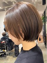 表参道白髪ぼかしウルフショートカットベージュアッシュ30代40代