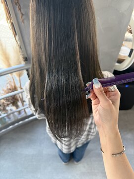 リュッカ(Lyuck) 【MANA】レイヤー/レイヤーカット/オリーブ/縮毛矯正