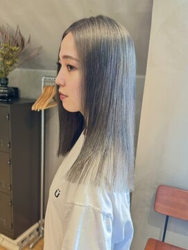 ニキータ(Nikiita) 〈透け感グレージュカラー〉