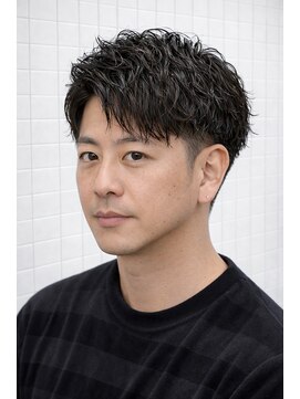 ゼロスバーバー(0's BARBER SHOP) 束感黒髪スパイラルパーマ人気