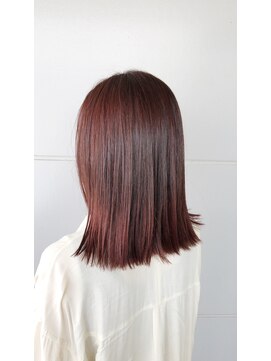 ヘアアンドメイク ムーア(Muuua) ☆艶感たっぷり☆ベリーピンクと切りっぱなしスタイル