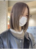 ミルクティーベージュ 切りっぱなしボブ 長め ケアブリーチ