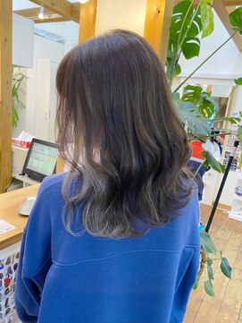 ギャラクシー ヘアードレッサーズ(galaxy hairdressers) 隠せるイヤリングカラーホワイトベージュ