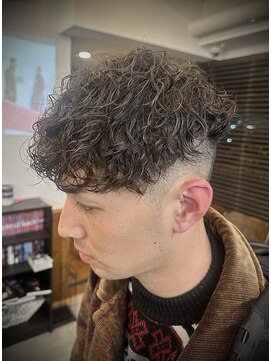 ザナンバースリー 八王子(THE NUMBER THREE) フェード/スキンフェード/メンズカット/メンズパーマ【八王子】