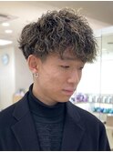 メンズパーマ波巻きツイストスパイラル刈り上げセンターパート