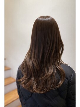 シーループユナイテッドアトリエ(C-LOOP UNITED ATELIER) 高濃度水素カラーでうる艶！やわらかベージュ×レイヤーカット