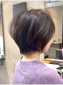 30代/小顔カット/コンパクトショート/オリーブグレージュ/豊中