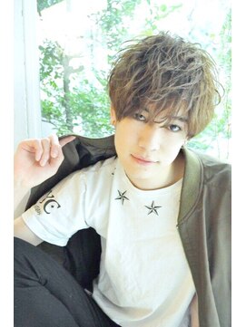 ファミーユ(famille) 韓国マッシュ・セミウエットのくせ毛風ショートレイヤー