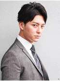 好感度アップ　ツーブロック　刈り上げ　ビジネスマン　スーツ