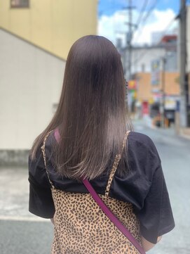 ジウ 上通り(JIU) 大人可愛いストレートロング×透明感グラデーショングレー