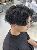 波巻きスパイラルパーマツイストパーマセンターパートメンズヘア