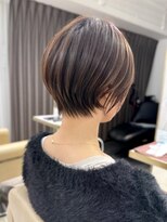 アンド ストーリーズ(&STORIES)&nbsp;前髪あり耳掛け丸みくびれショートボブ20代30代40代50代（蘭）