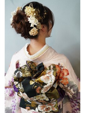 ドッツ(Dots.) 『Dots.』成人式・ヘアセット・着付け・メイク