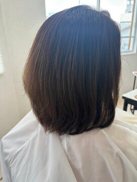 トゥットヘアー(Tutto hair) 大人可愛い透明感赤み消しカラー大人ミニマルボブ20代30代40代