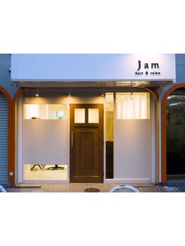 大人女性特有の白髪のお悩みなど、貴方とオーナーだけの空間ですので何でもご相談ください♪