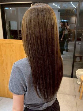 オリーブベージュ