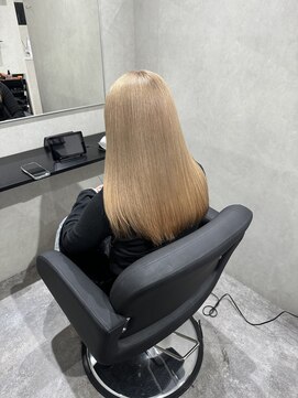 エイル リュクス(Aujua Eir LUXE) Wブリーチで作るヘーゼルページュ