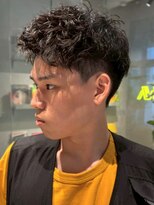 ブロック(bloc)&nbsp;アップバング スパイラルパーマ 刈り上げ  ツーブロック 20代
