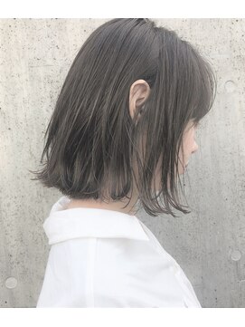 リマ(RIMA) 【RIMA】 切りっぱなしミディアムボブ×グレージュカラー