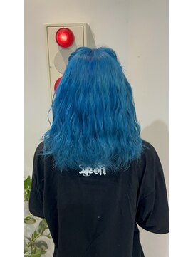 カルマ(KARMA) 個性的！！シアンブルーカラー！