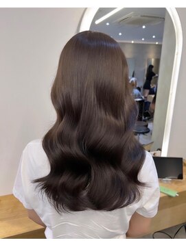 ジーナ 新宿(Zina) 髪質改善＊ペールベージュ＊巻き髪ロング【Zina 新宿】